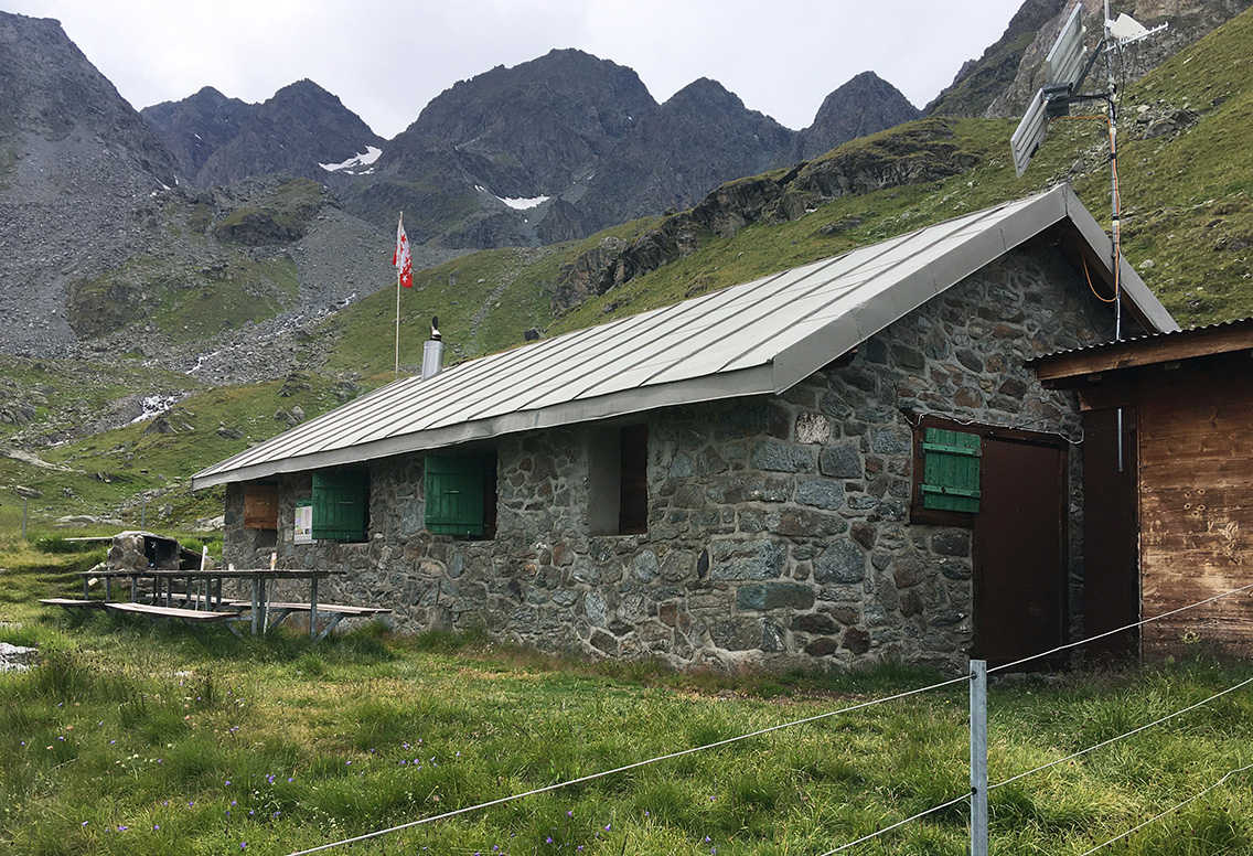 haute-route-3-refuge-des-ecoulaies