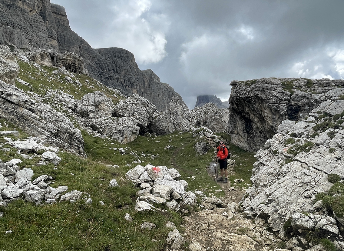 alta-via-uno-forcella-di-giau-descent