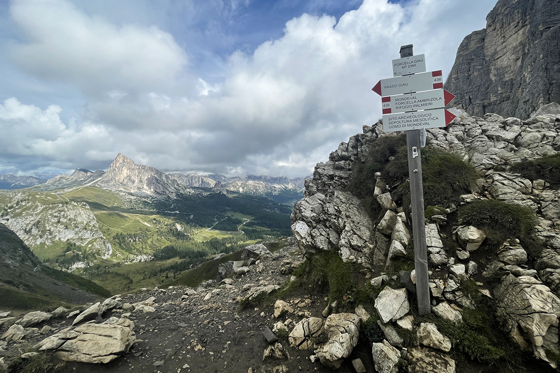 alta-via-uno-forcella-di-giau-sign