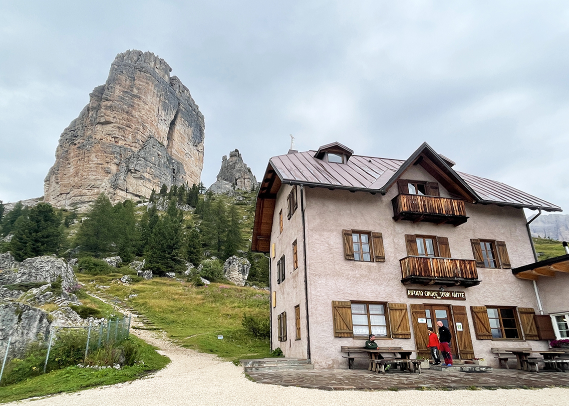 alta-via-uno-rifugio-cinque-torri