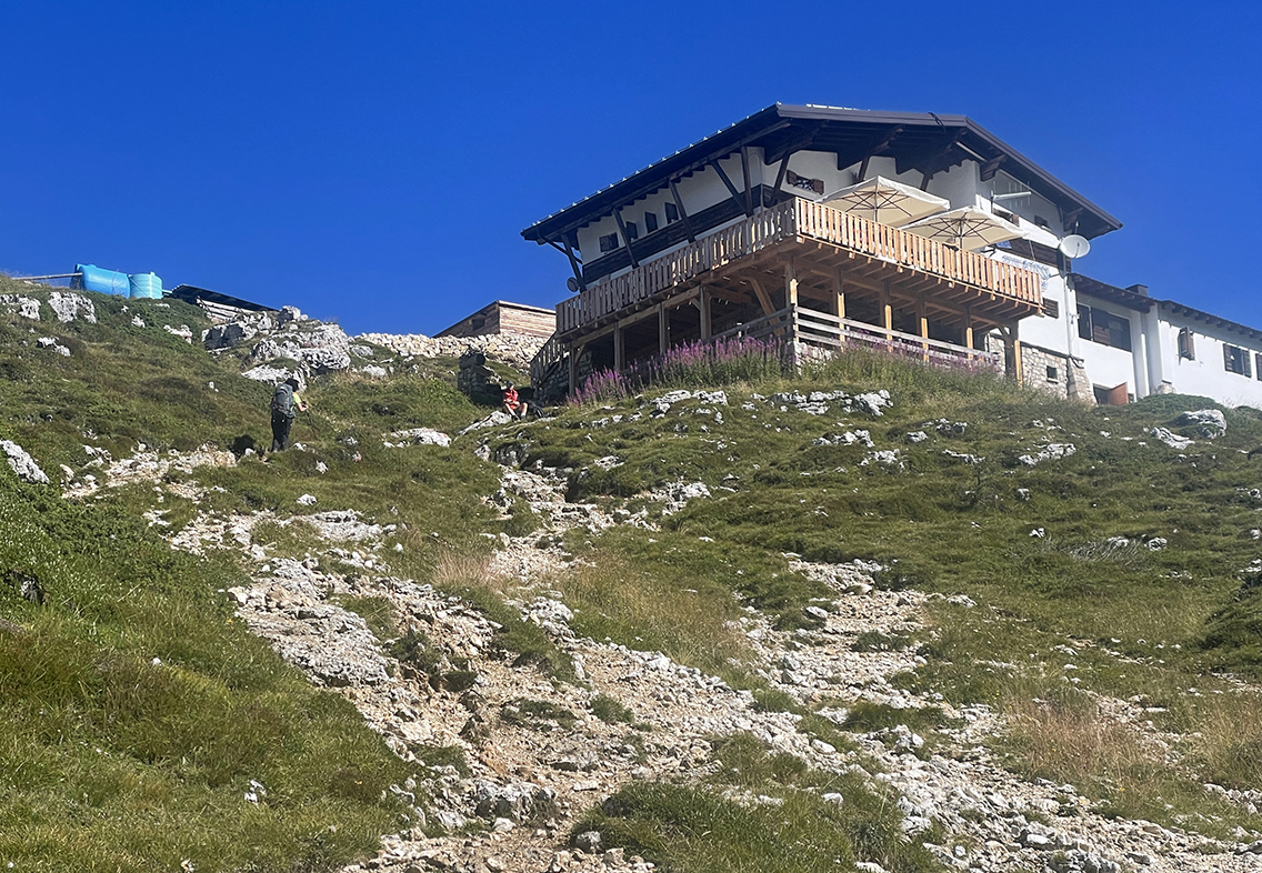 alta-via-uno-rifugio-tissi
