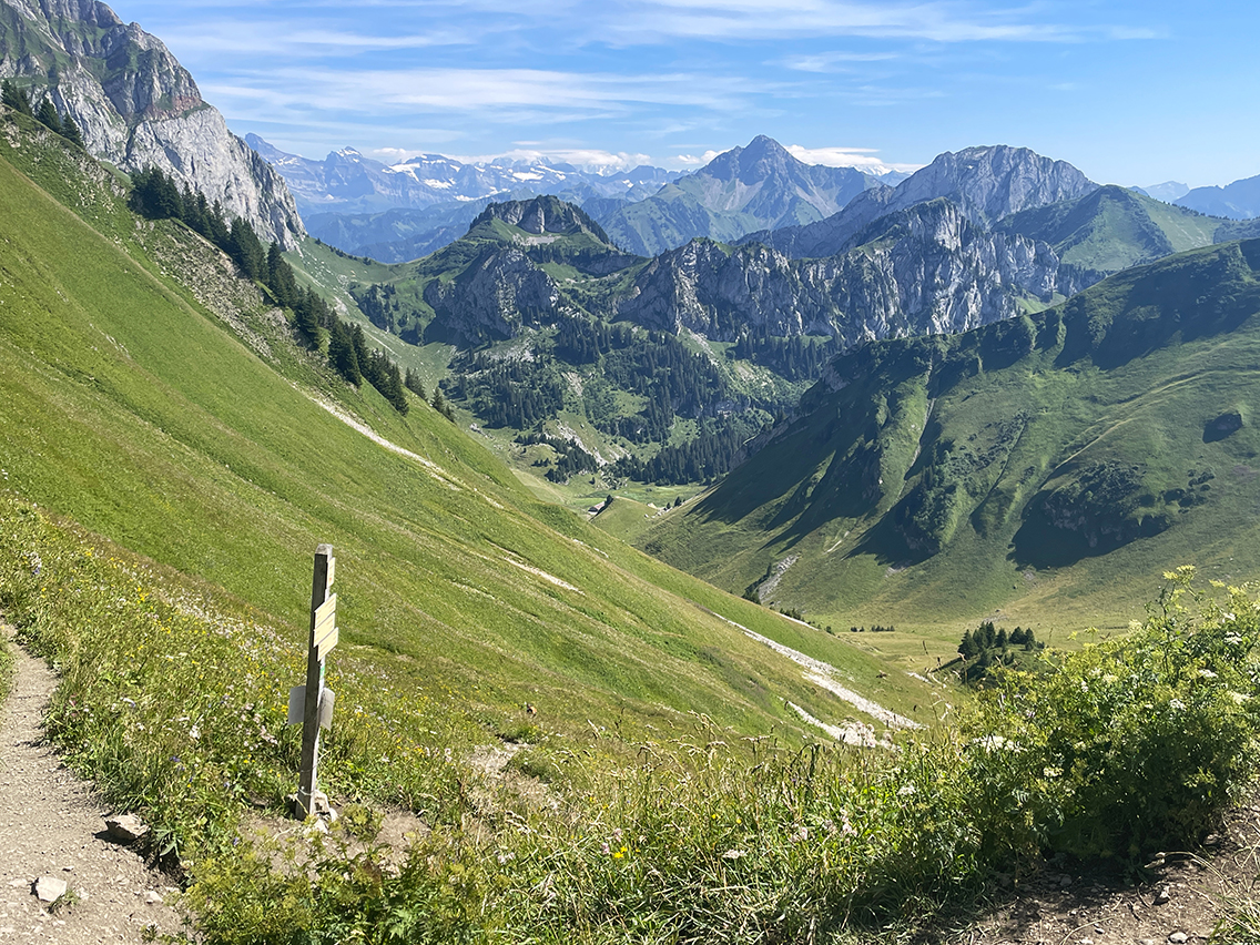 gr5-stage1-day1-col-de-bise-chalets-de-bise
