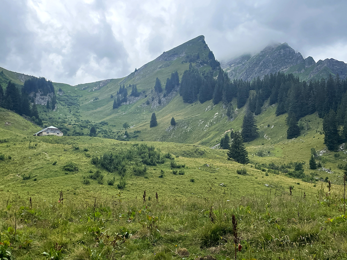 gr5-stage1-day2-chalet-de-la-torrens